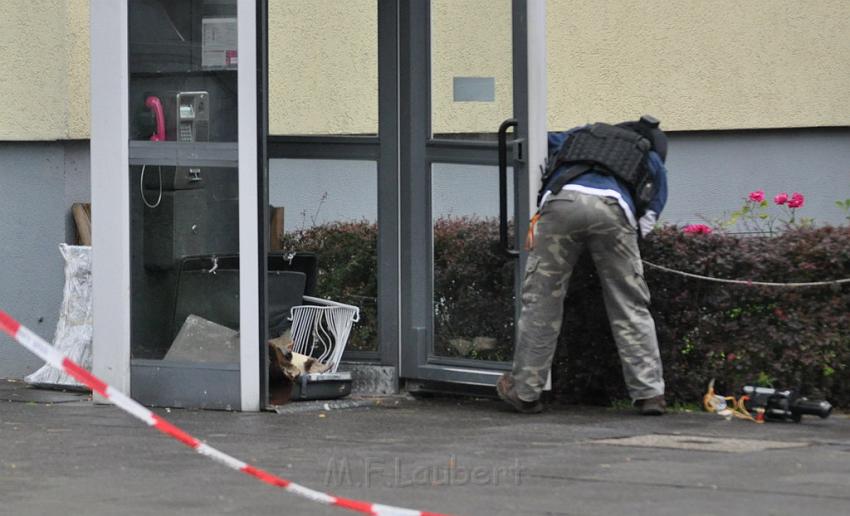 Kofferbombe entschaerft Koeln Graeffstr Subbelratherstr P099.JPG